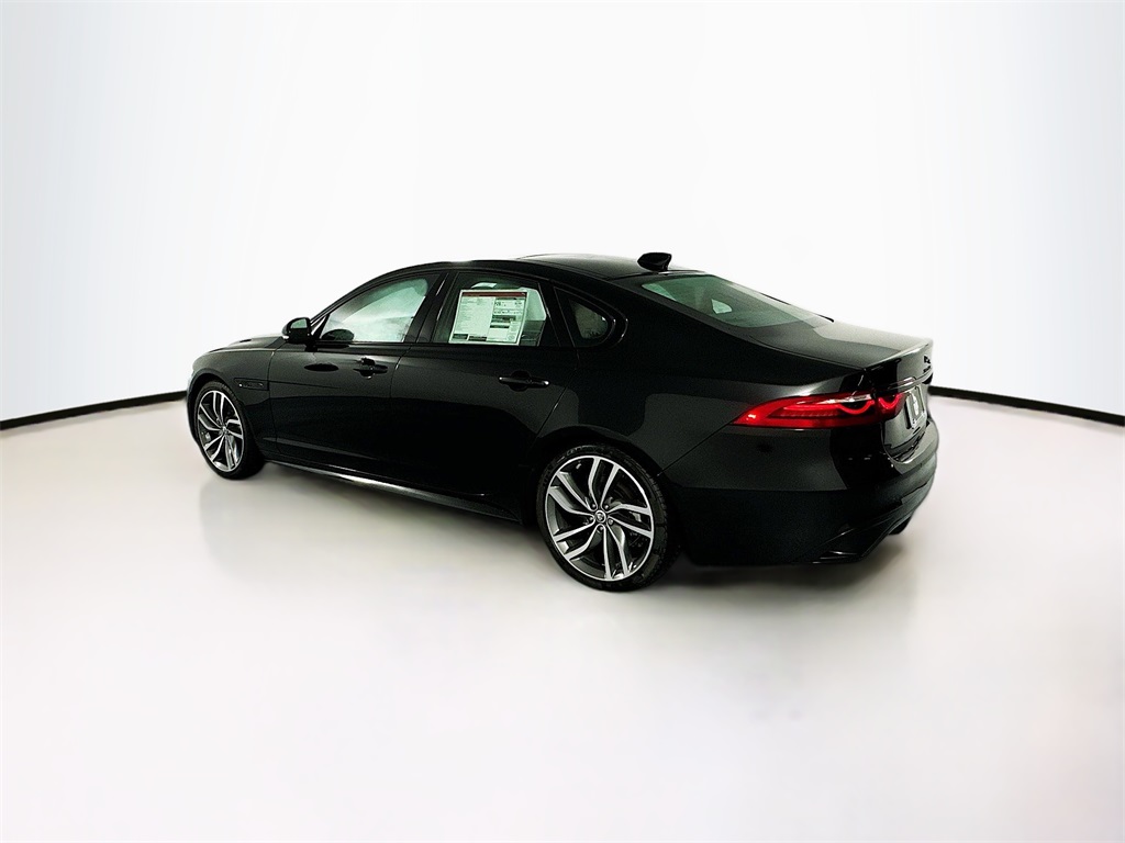 New 2024 Black Jaguar R-Dynamic SE image 7