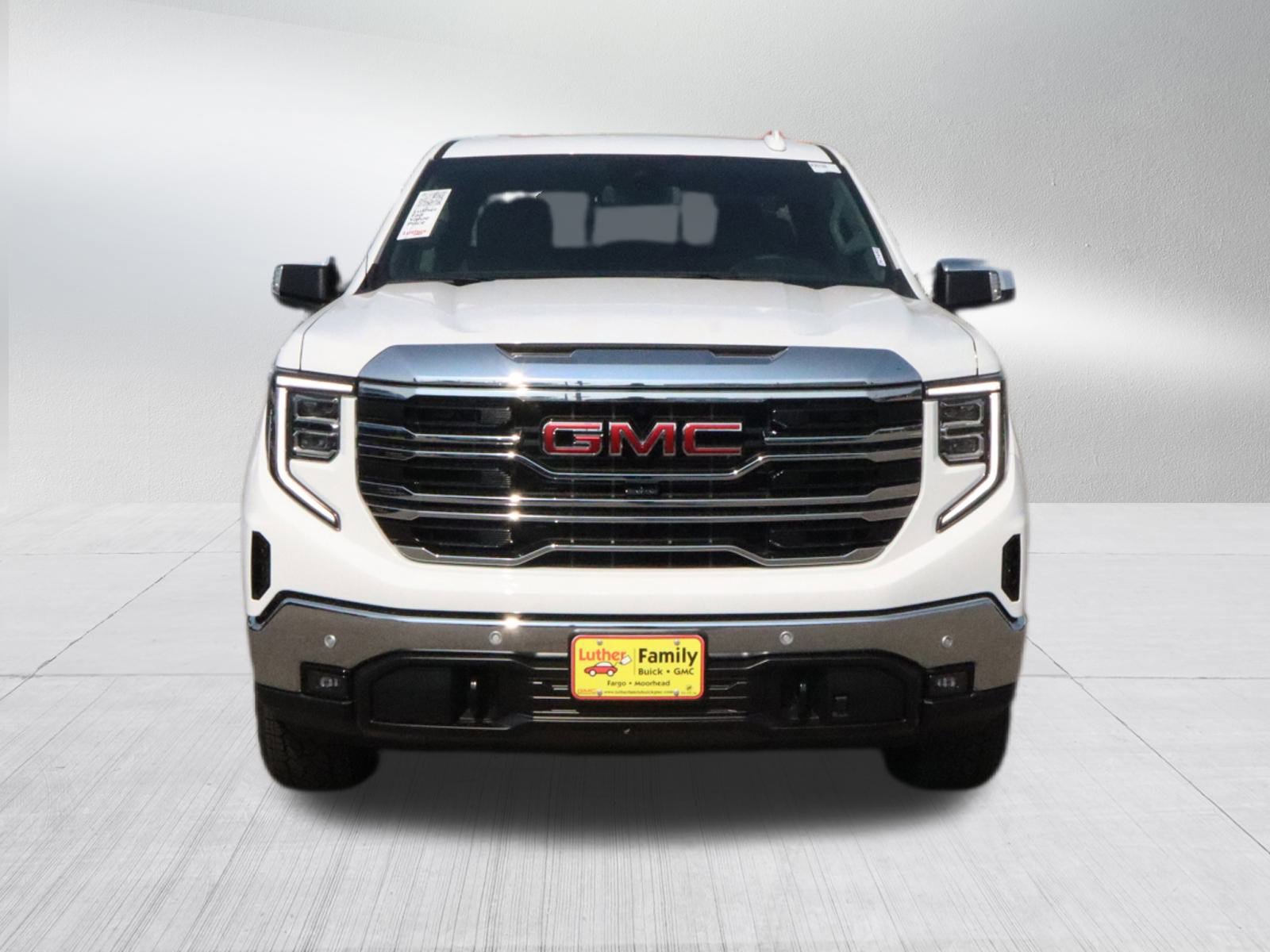 2026 Gmc Sierra 1500 SLT photo 2