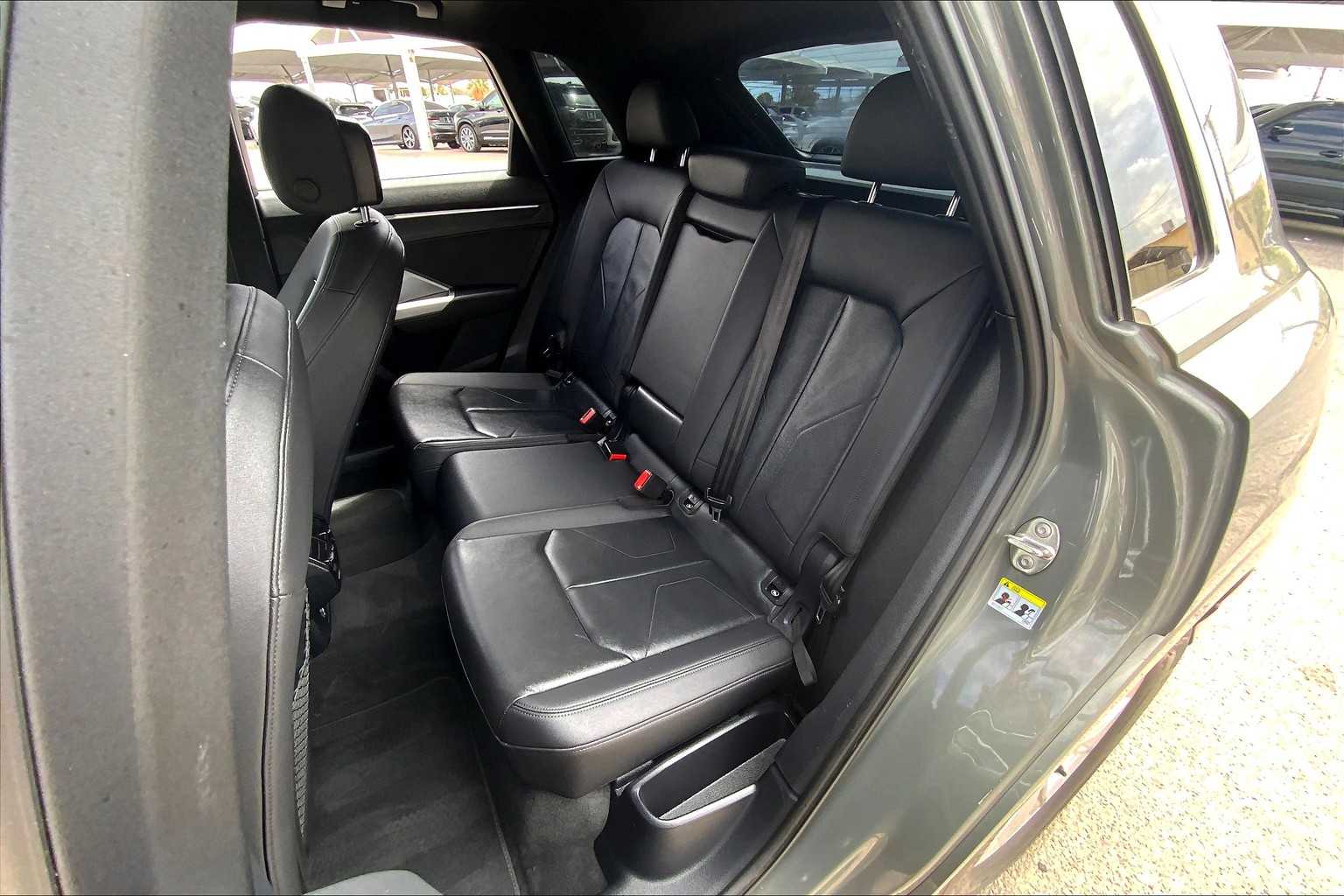 2022 Audi Q3 S line Premium Plus 45 TFSI photo 18