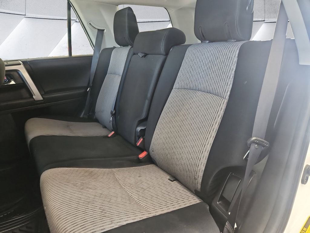 2018 Toyota 4Runner SR5 photo 15