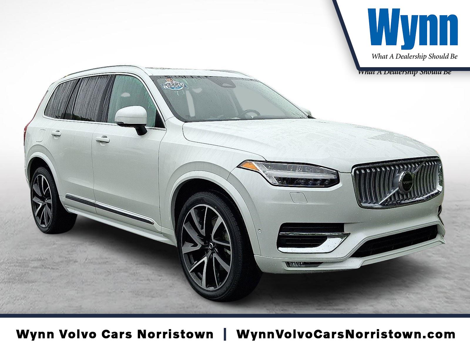 2023 Volvo XC90 Plus's photo