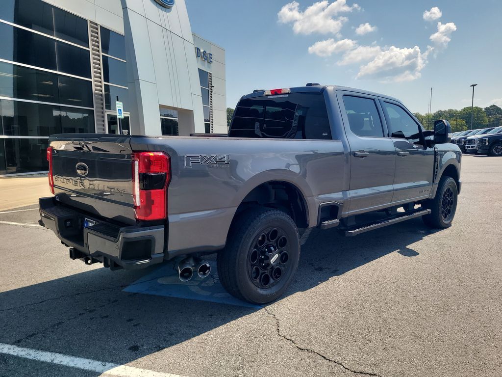 2024 Ford F-350 Lariat photo 3