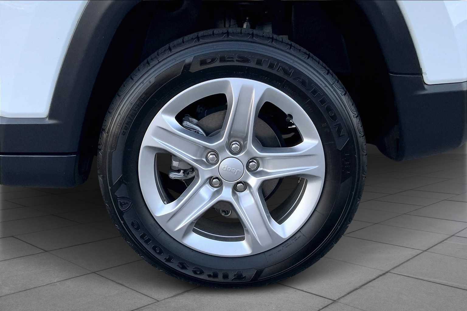 2024 Jeep Compass Latitude photo 10