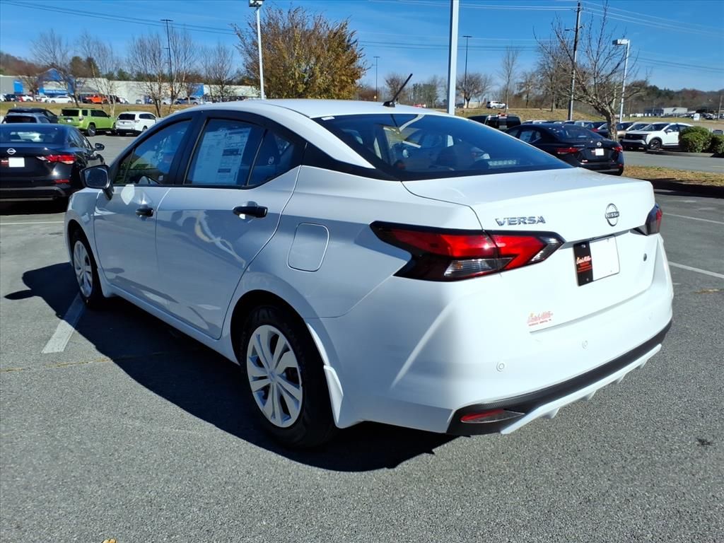2025 Nissan Versa S photo 3