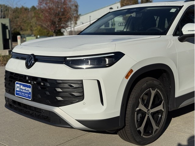 2025 Volkswagen Tiguan SE photo 4