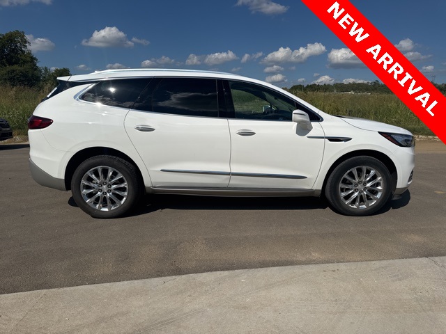 2020 Buick Enclave Essence photo 2