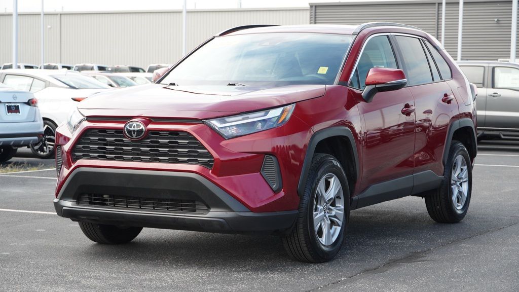 2022 Toyota RAV4 XLE photo 8