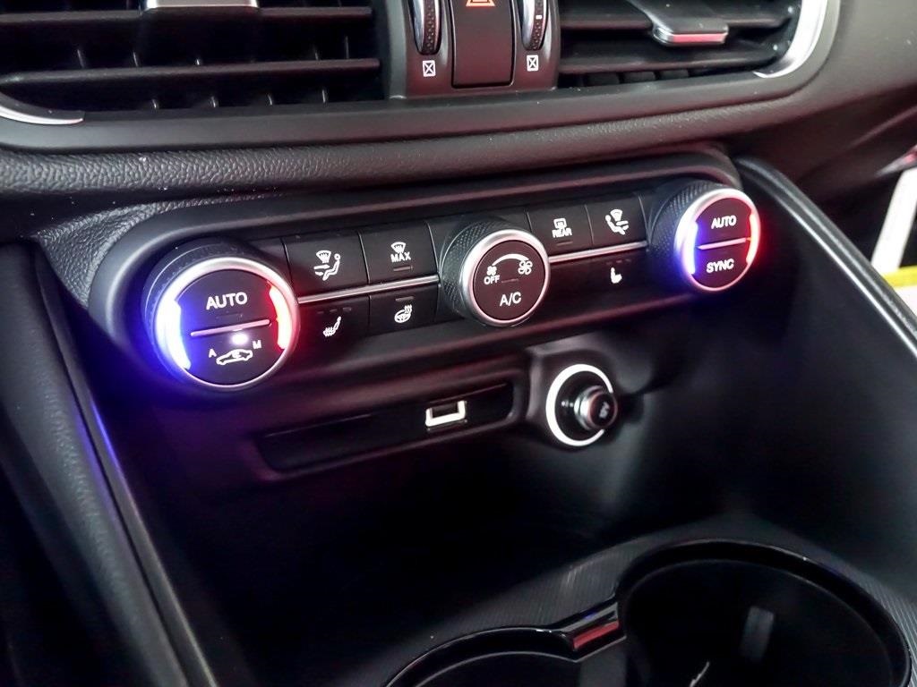 2025 ALFA ROMEO GIULIA (952) - Image 17