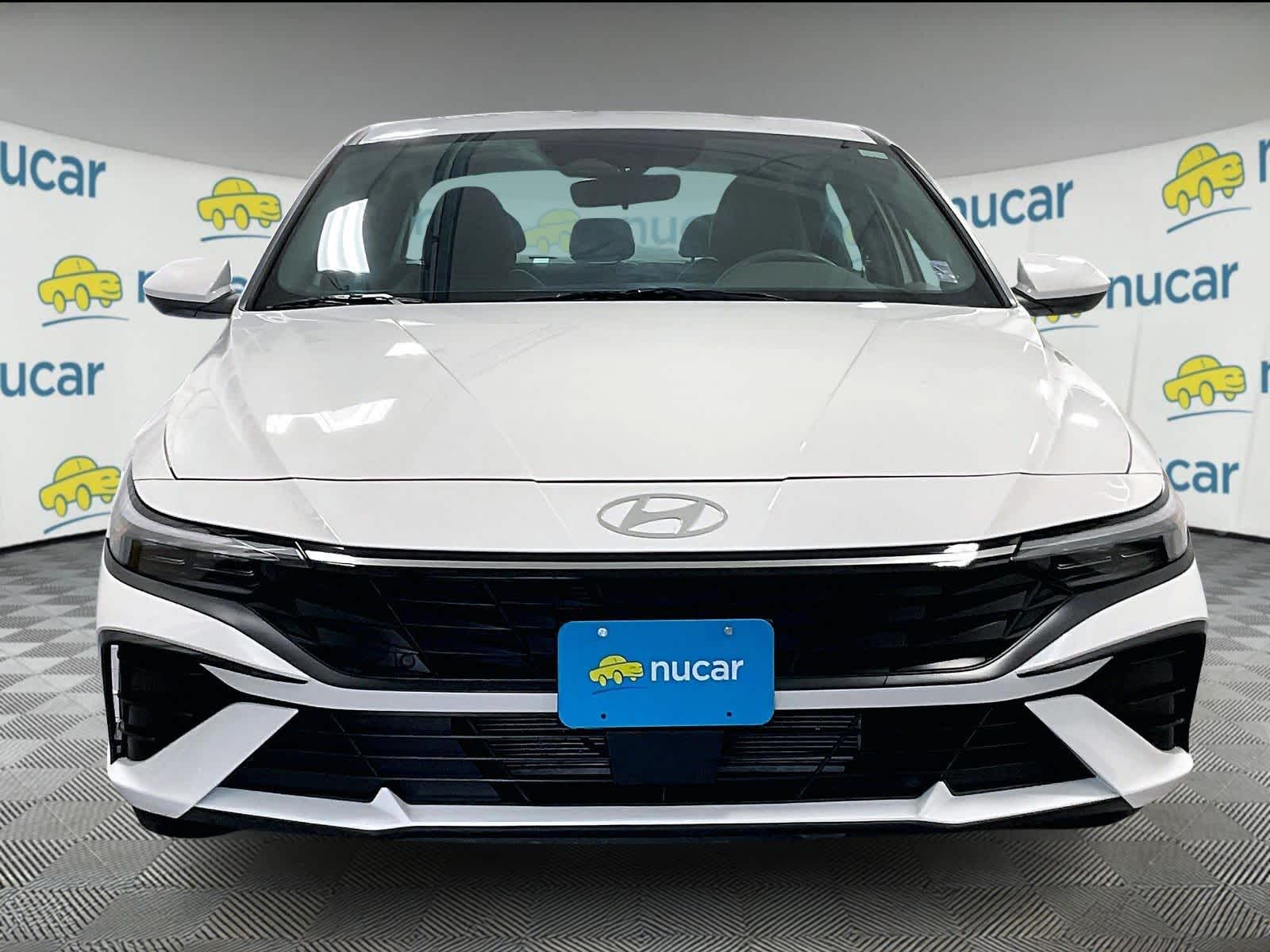 2024 Hyundai Elantra SEL Convenience photo 4