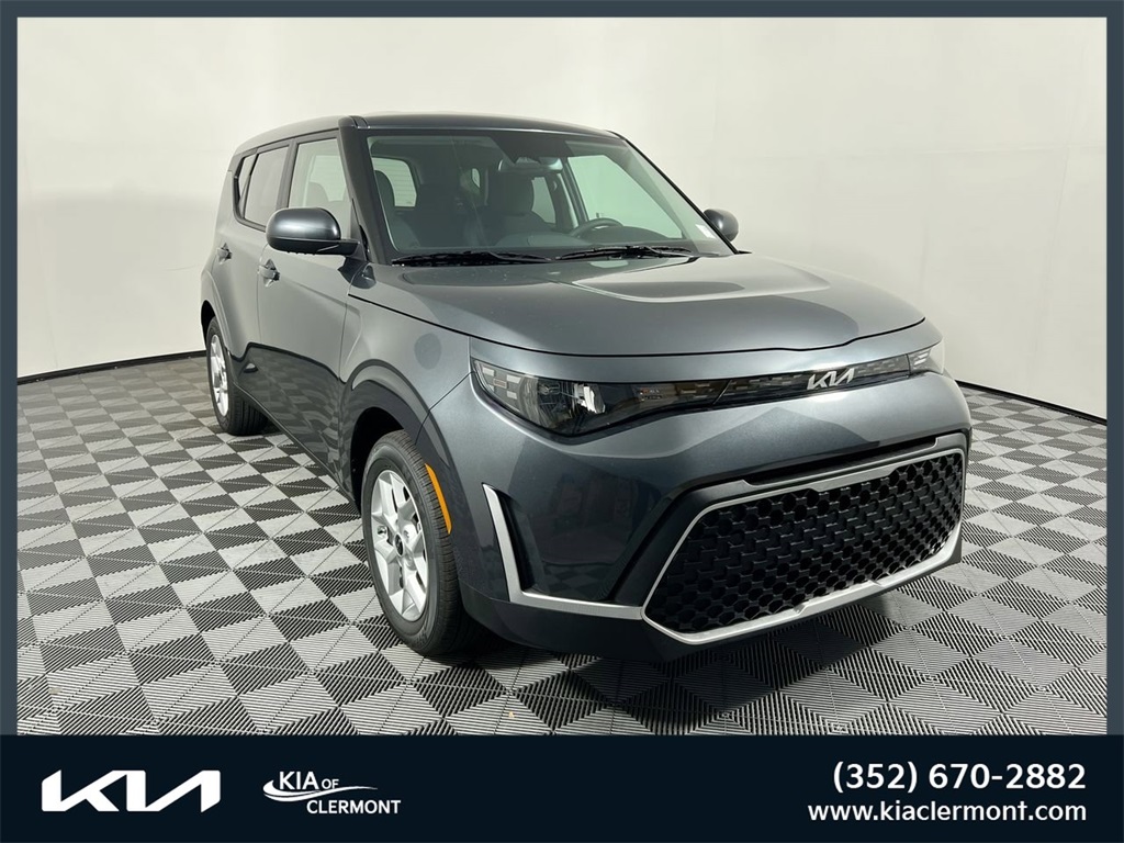 2025 Kia Soul LX's photo