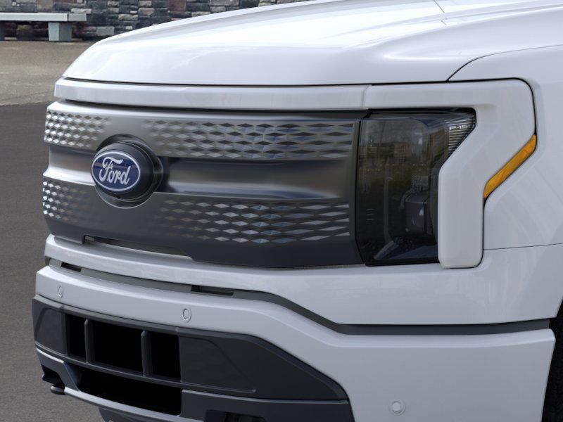 2025 Ford F-150 Lightning photo 16