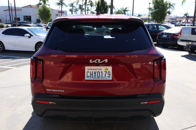 2023 Kia Sorento LX photo 3