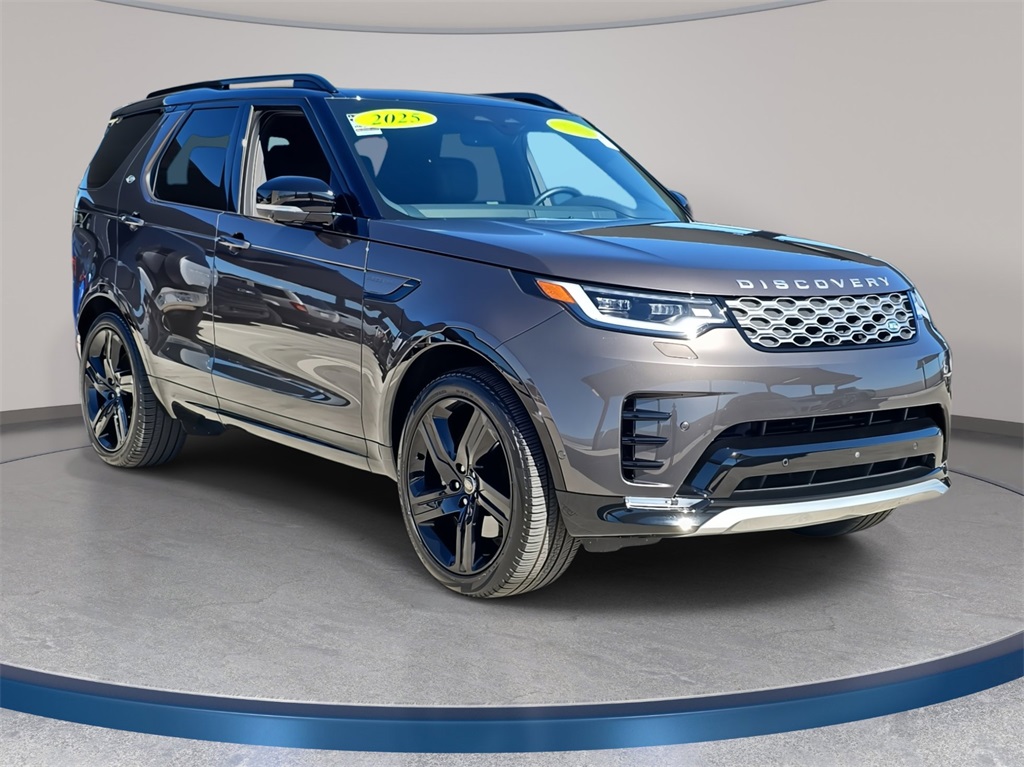 2025 Land Rover Discovery Metropolitan Edition photo 2