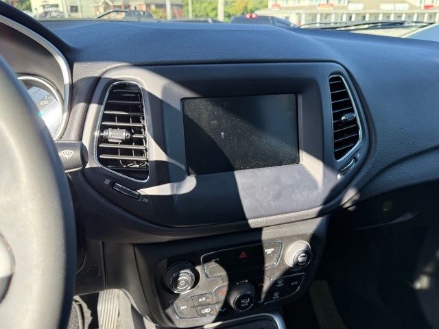 2021 Jeep Compass Latitude photo 16