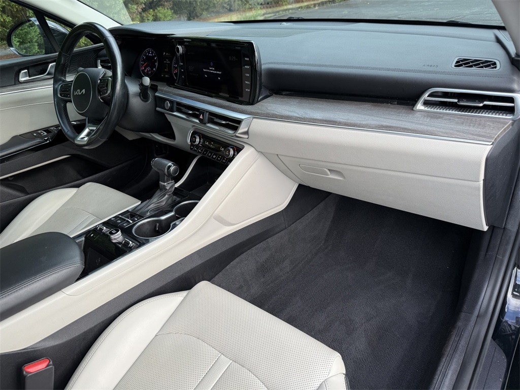 2022 Kia K5 EX photo 17
