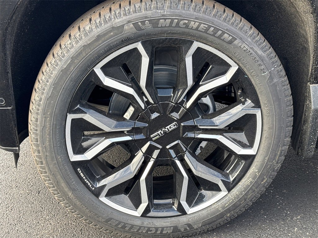 2025 Gmc Sierra EV Denali photo 11