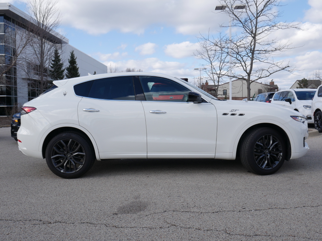 2024 Maserati Levante GT photo 7