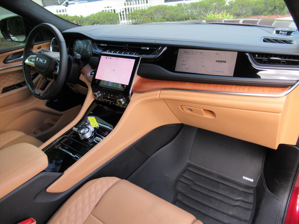 2025 Jeep Grand Cherokee L Summit photo 11