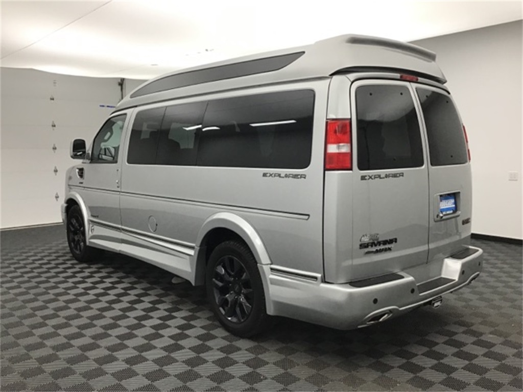 2023 Gmc Savana photo 11