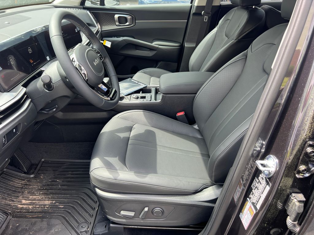 2025 Kia Sorento S photo 7