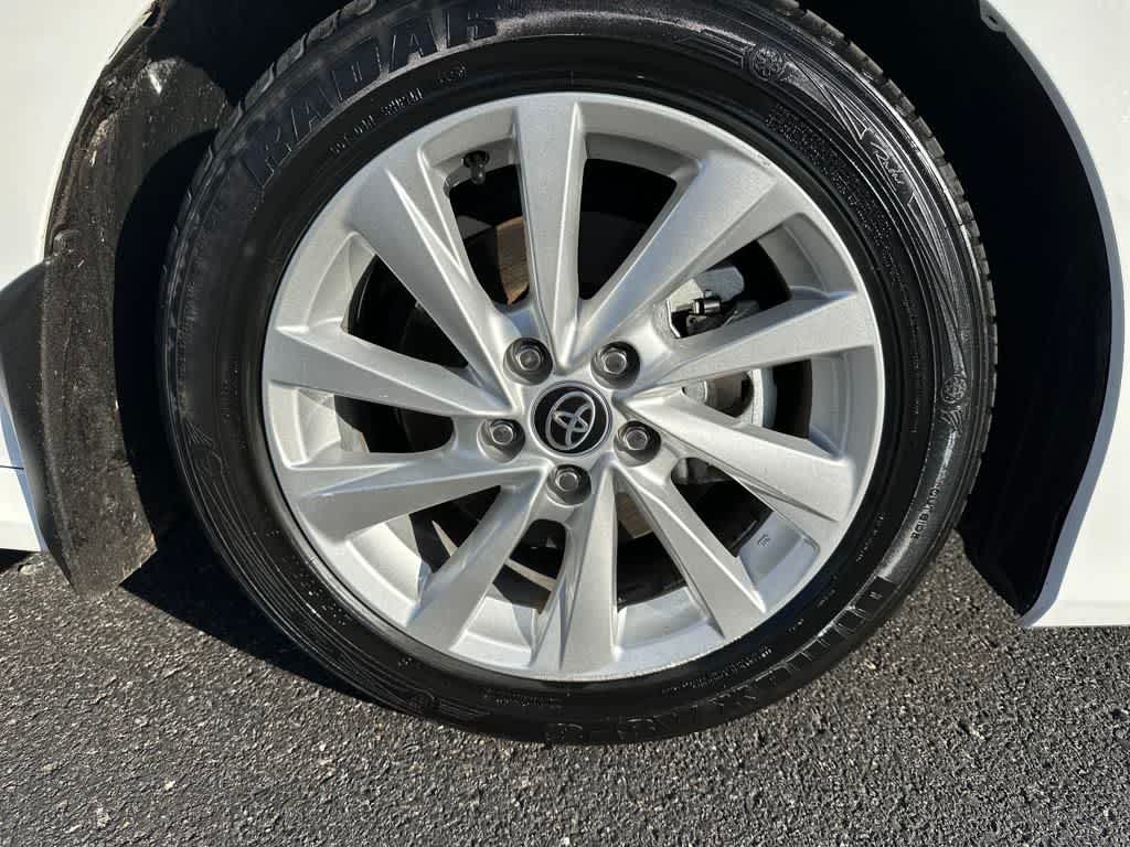 2023 Toyota Camry LE photo 23