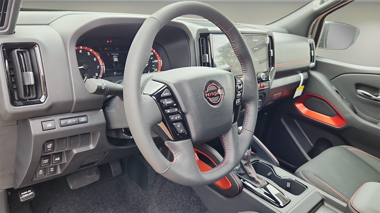 2025 Nissan Frontier Crew Cab PRO-4X photo 4