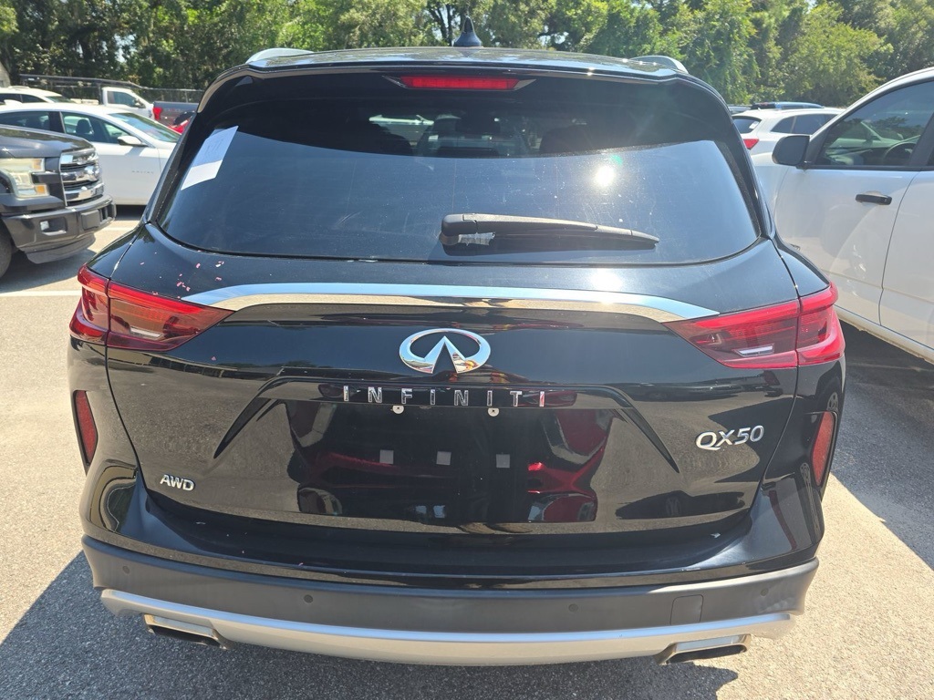 2021 Infiniti QX50 Luxe AWD photo 14