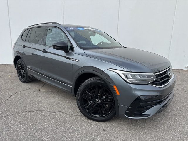 Certified 2022 Volkswagen Tiguan SE R-LINE BLACK with VIN 3VV8B7AX6NM150170 for sale in Kansas City