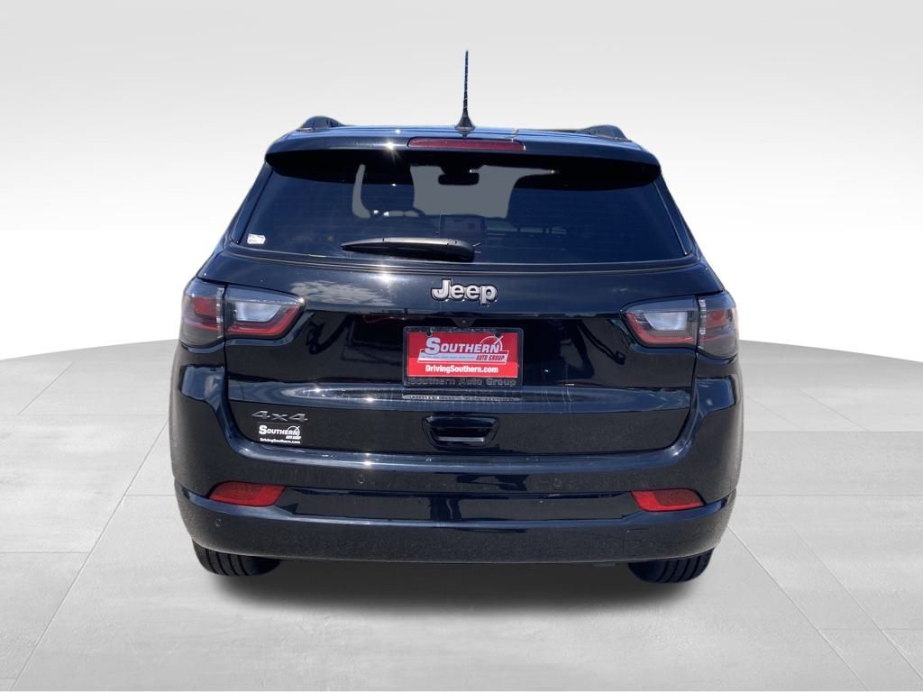 2024 Jeep Compass Limited photo 3