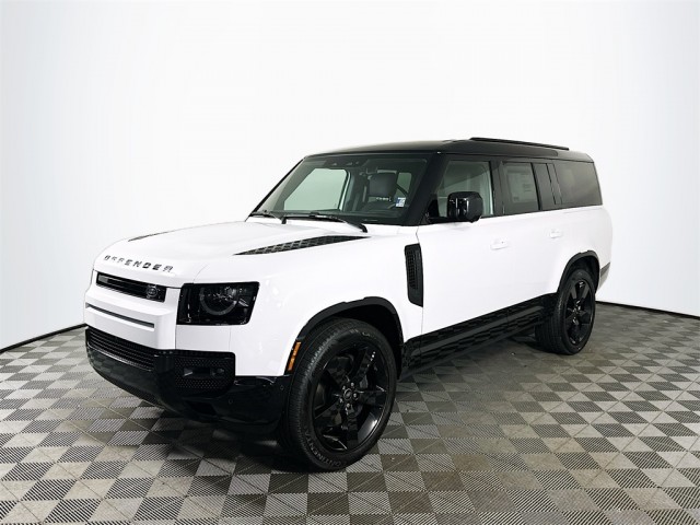 2025 Land Rover Defender 130 X-Dynamic SE