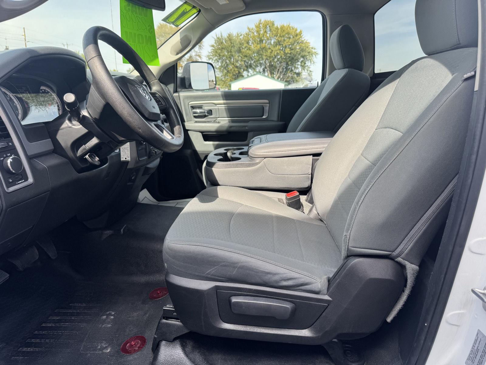 2017 Ram 2500 Tradesman photo 9
