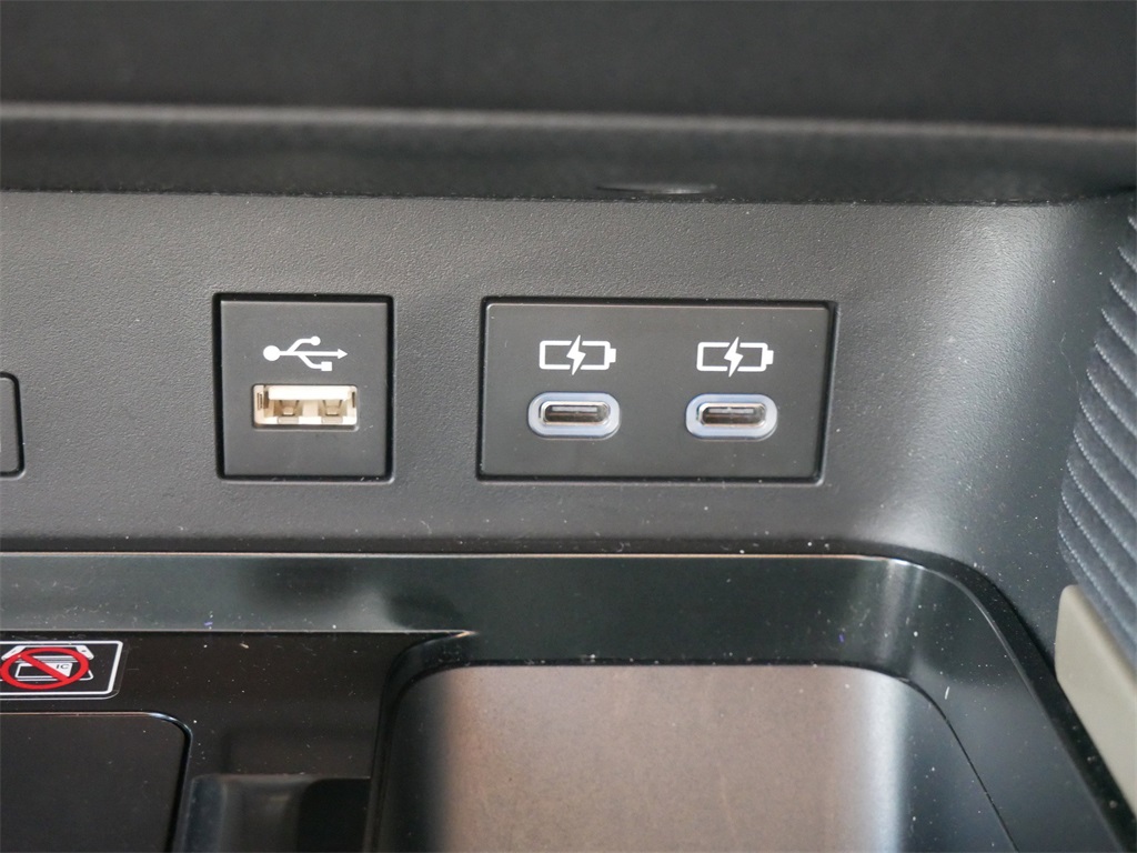 2025 Toyota Camry SE photo 20