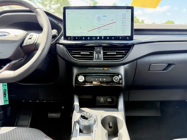 2025 Ford Escape Hybrid ST-Line Select photo 19