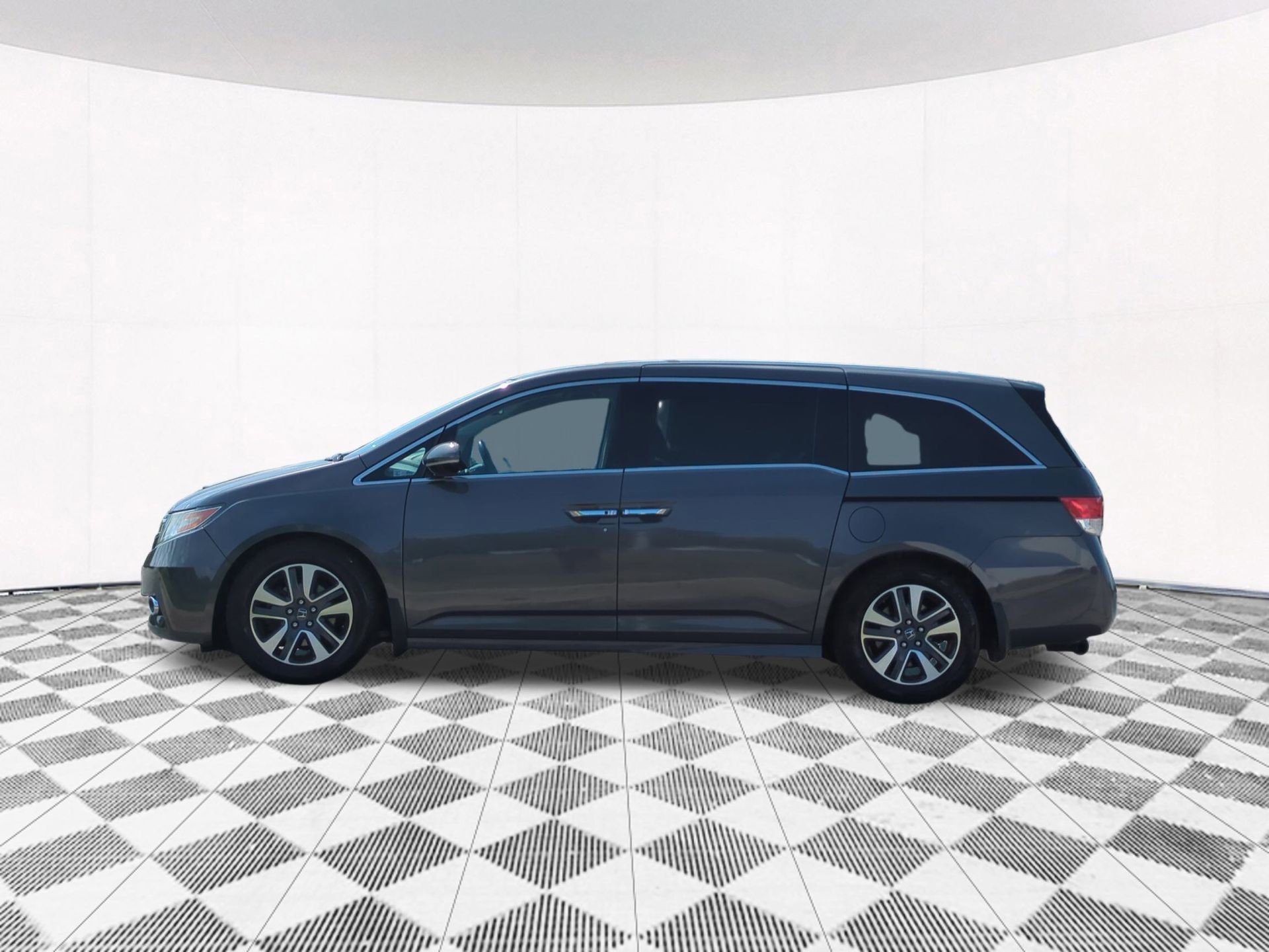 Used 2014 Honda Odyssey Touring Elite with VIN 5FNRL5H96EB003962 for sale in Villa Park, IL