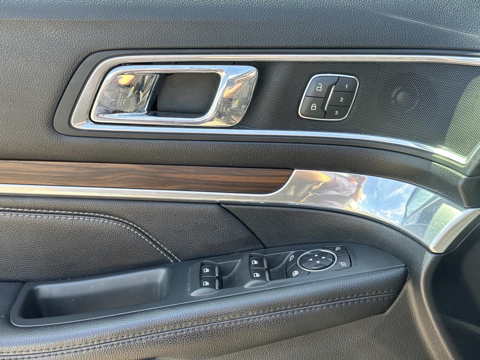 2016 Ford Explorer Limited photo 19