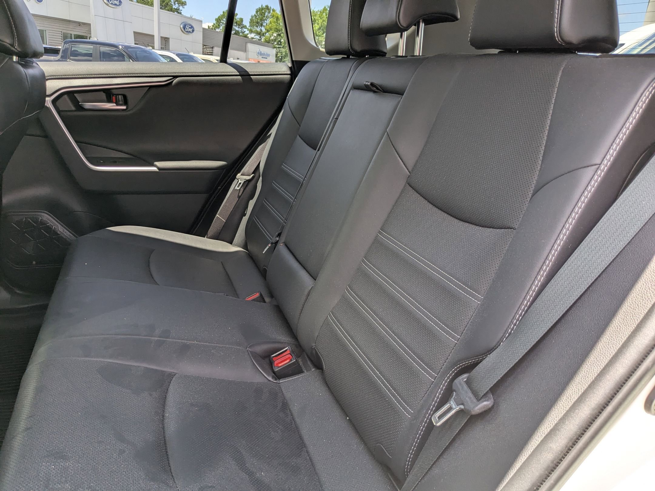 2022 Toyota RAV4 Hybrid Limited photo 28