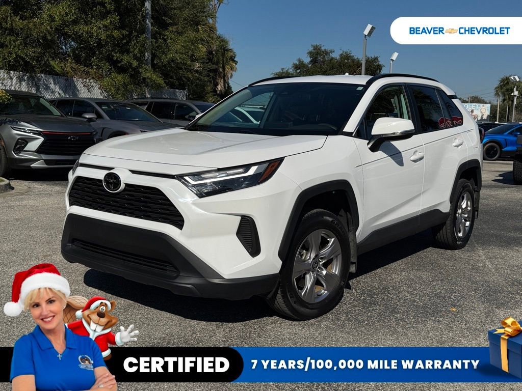 2024 Toyota RAV4 XLE's photo