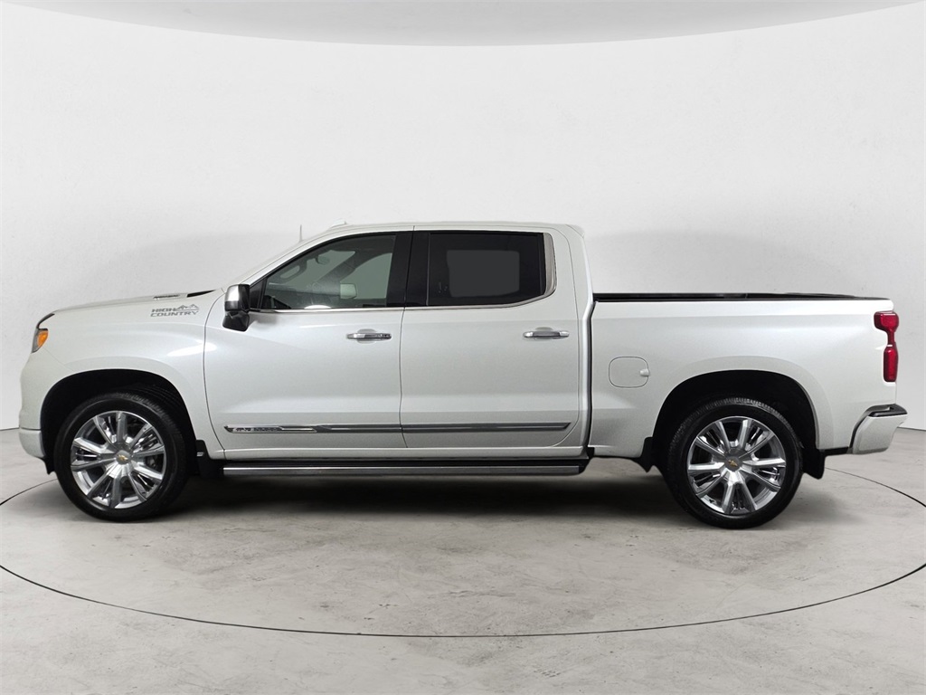 2024 Chevrolet Silverado 1500 High Country photo 2