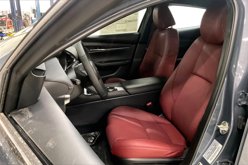 2026 MAZDA MAZDA3 - Image 8