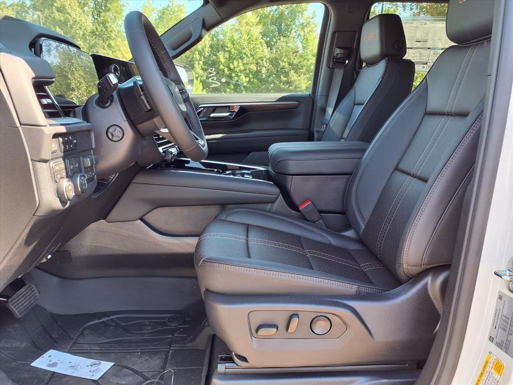 2025 Chevrolet Tahoe High Country photo 14