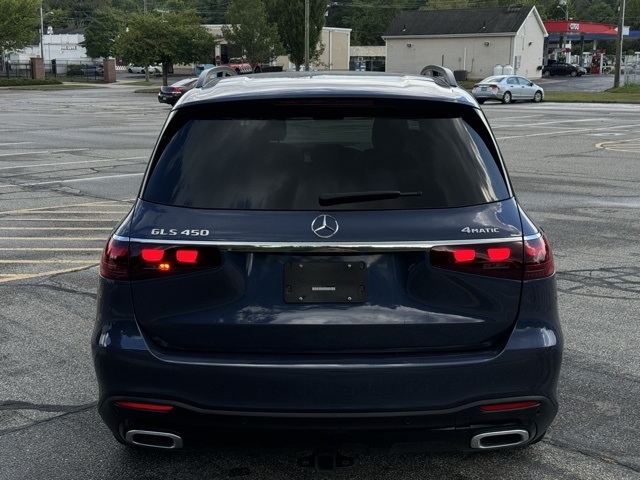2024 Mercedes Benz GLS 450 4MATIC photo 6