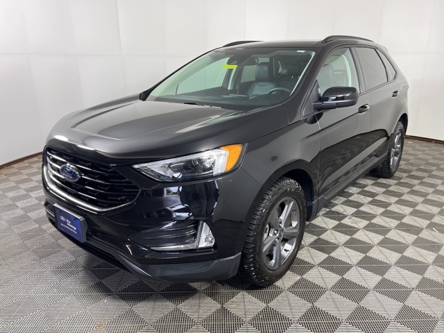 2024 Ford Edge SEL photo 3