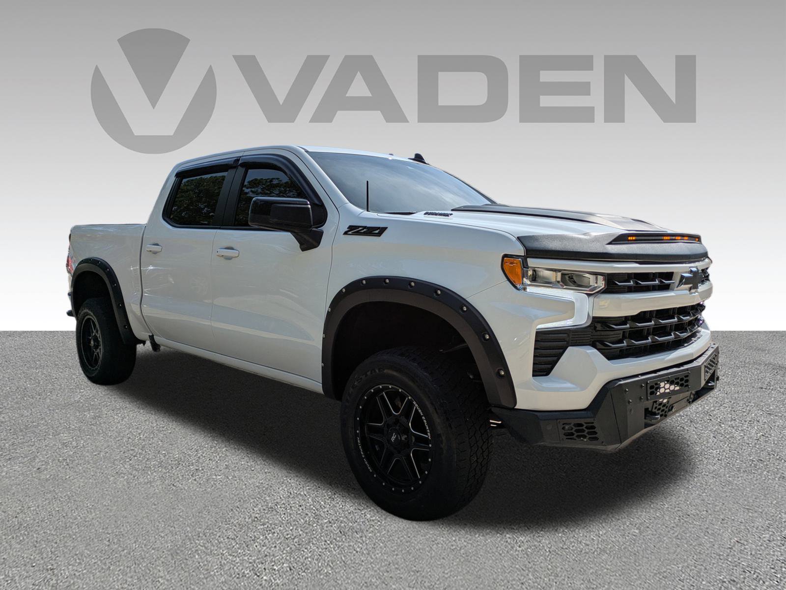 2024 Chevrolet Silverado 1500 RST photo 2