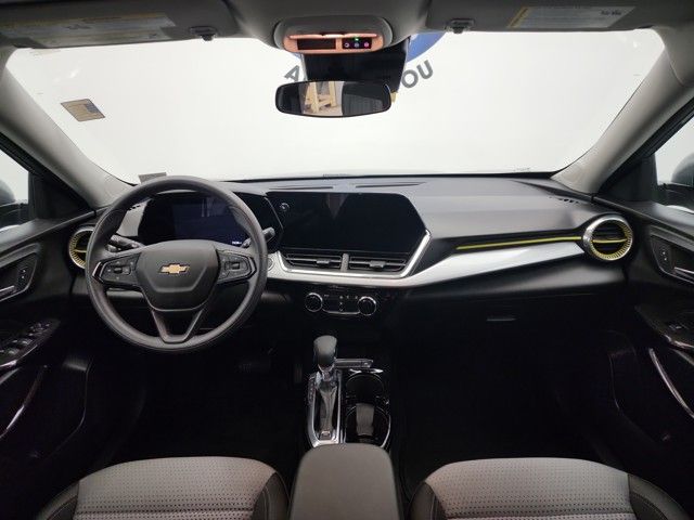 2024 Chevrolet Trax LT photo 15