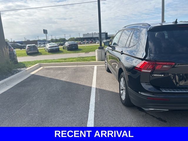 2020 Volkswagen Tiguan S photo 3