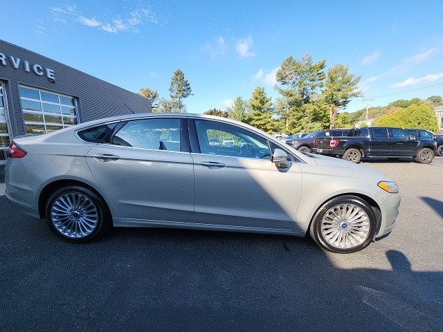 2015 Ford Fusion Titanium photo 2