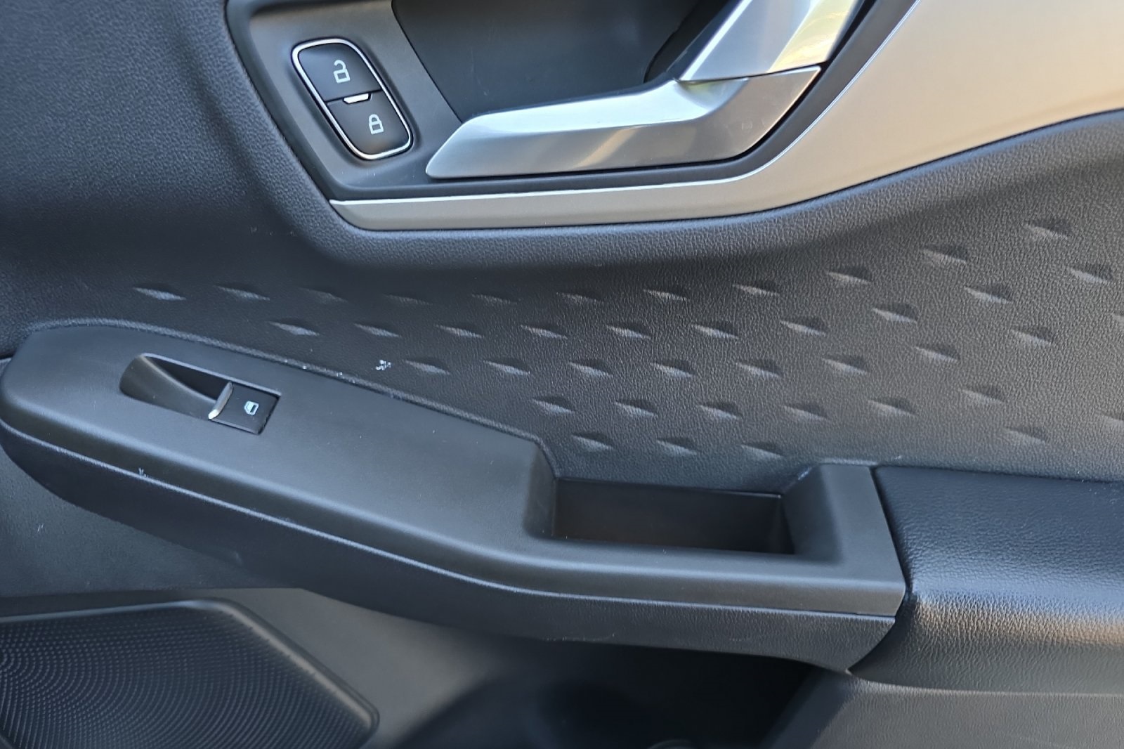 2020 Ford Escape SE Sport Hybrid photo 19