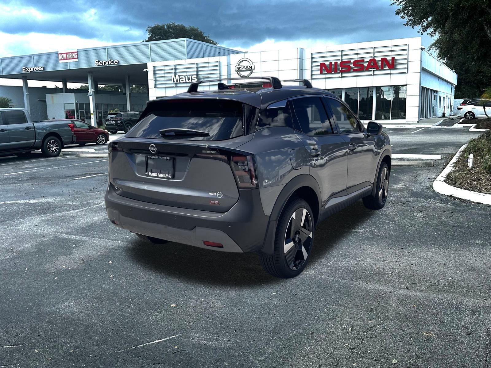 2026 Nissan Kicks SR photo 3