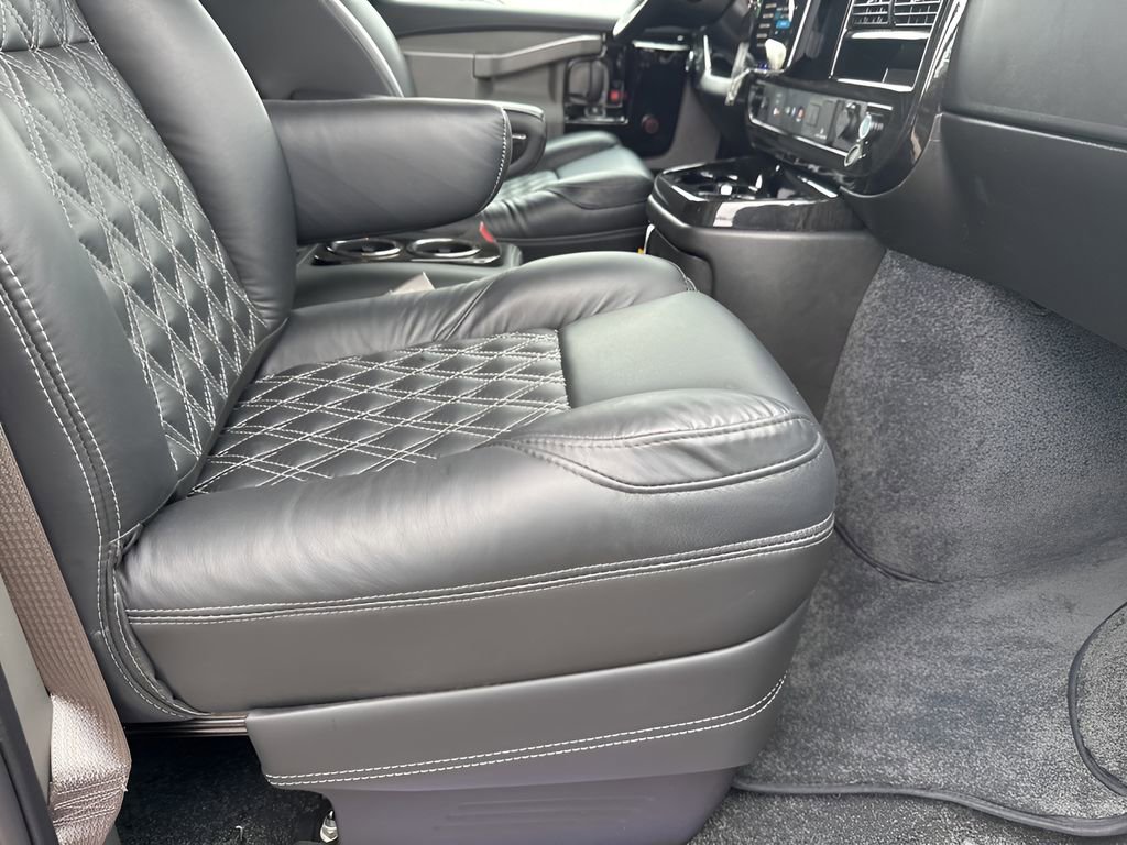 2025 Gmc Savana Cargo 2500 photo 36