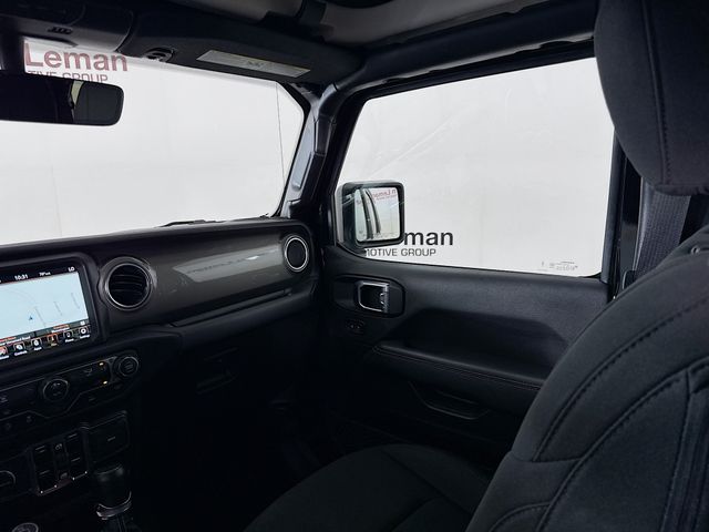 2023 Jeep Wrangler Sahara photo 22